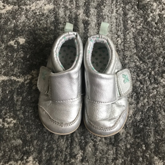 carters baby walking shoes